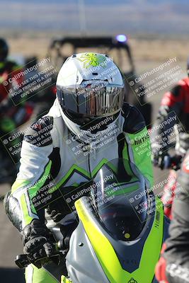 media/Dec-01-2025-Moto Forza (Mon) [[2daa91e15f]]/4-Around the Pits/